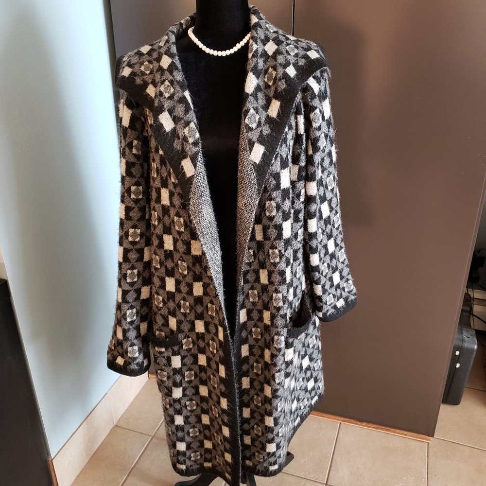 ⭐️ Long Warm Cardigan Sized XL Max Studio